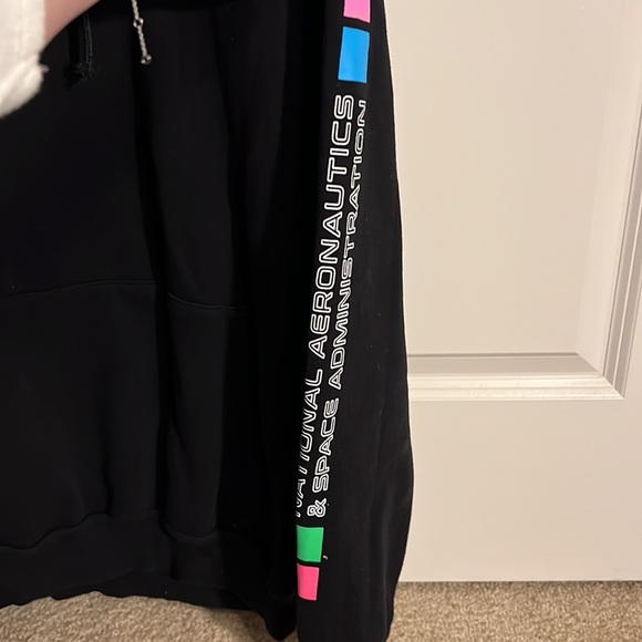 NASA hoodie! - Picture 2 of 4